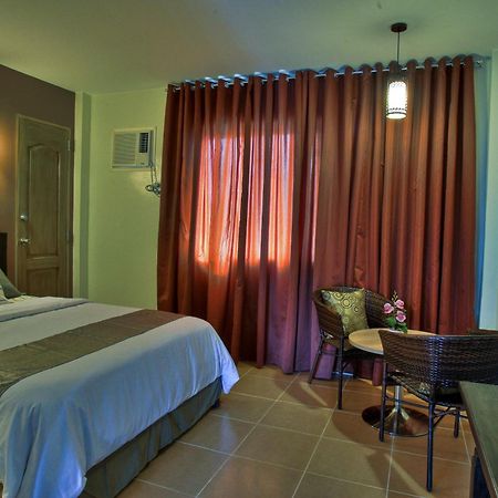 Tagaytay Wingate Manor Hotel Tagaytay City Exterior photo